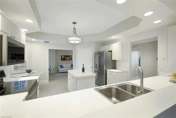 Open view from kitchen to Livingroom.