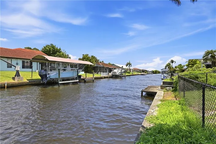 7219 Reymoor Dr, North Fort Myers, Florida 33917