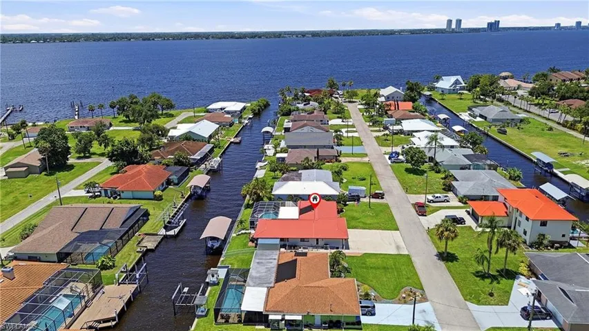 7219 Reymoor Dr, North Fort Myers, Florida 33917