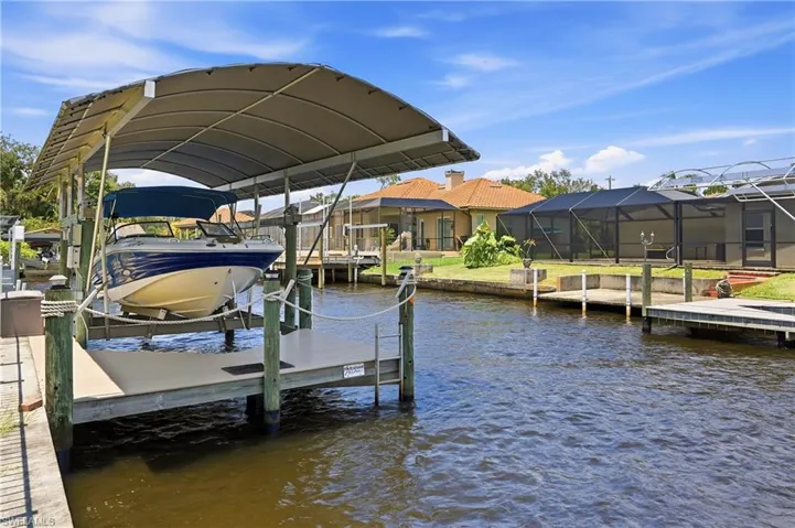 7219 Reymoor Dr, North Fort Myers, Florida 33917