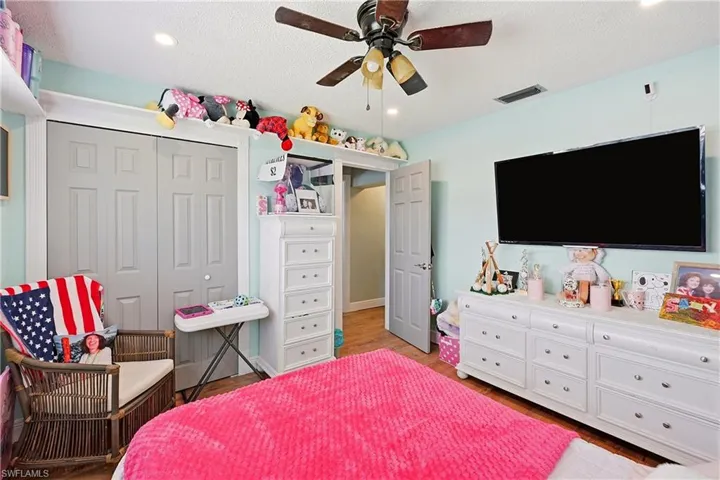 7219 Reymoor Dr, North Fort Myers, Florida 33917
