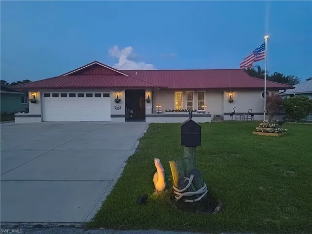 7219 Reymoor Dr, North Fort Myers, Florida 33917