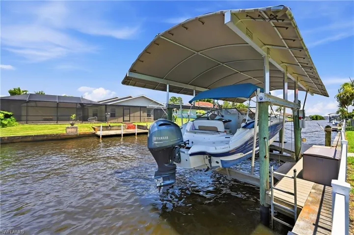 7219 Reymoor Dr, North Fort Myers, Florida 33917