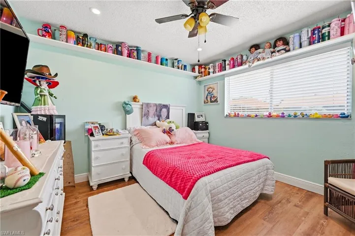 7219 Reymoor Dr, North Fort Myers, Florida 33917