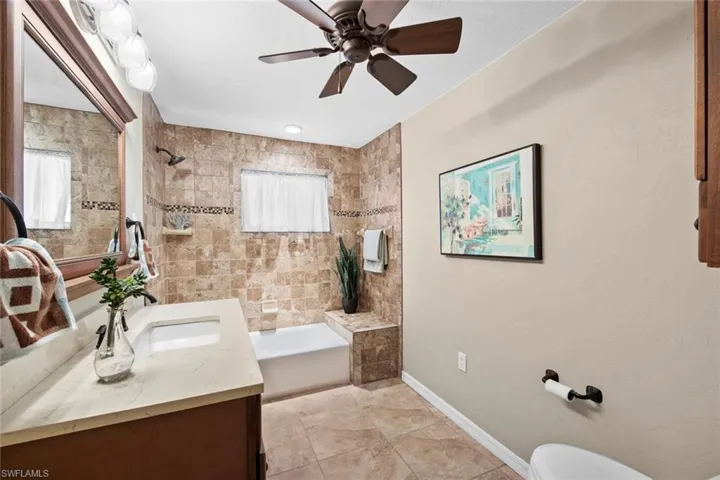 Full bath between 2 bedrooms