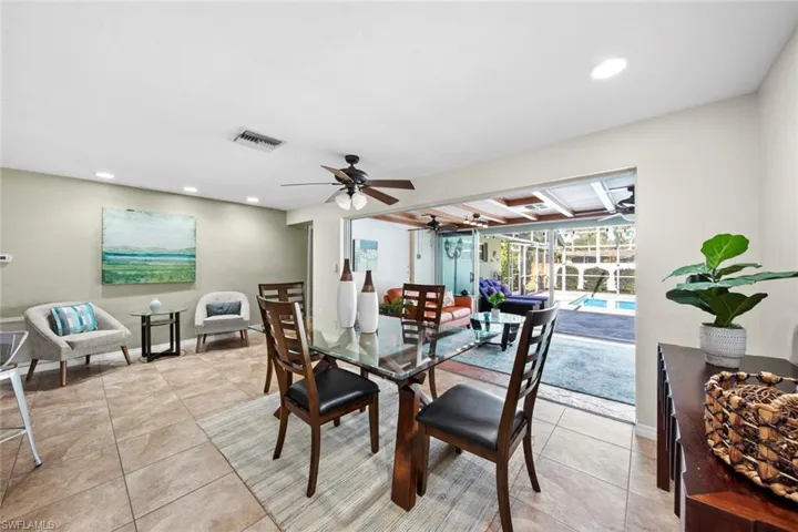Extra dining off the kitchen, dine with a view!
