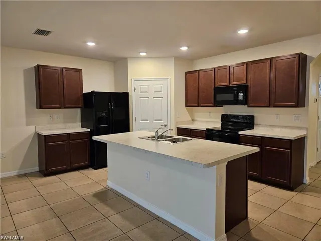 10517  Canal Brook  LN, Lehigh Acres, FL 33936