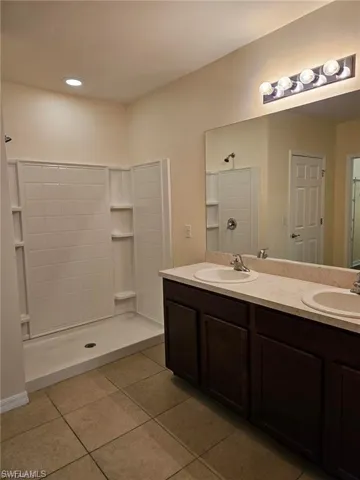 10517  Canal Brook  LN, Lehigh Acres, FL 33936