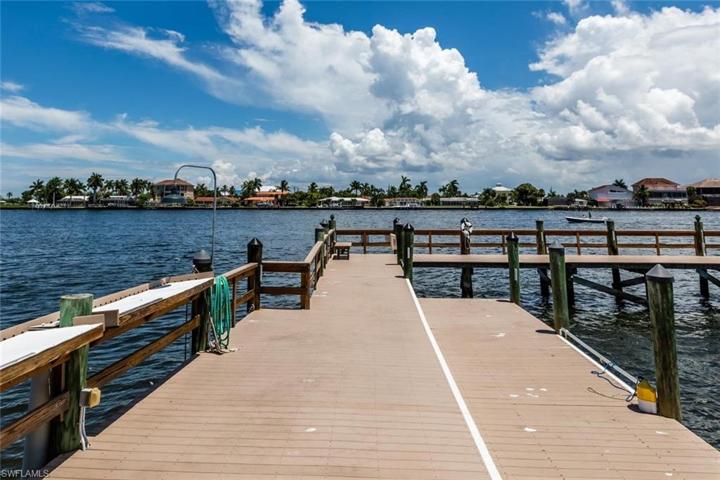 Ville De Marco Fishing Pier