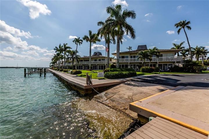 Ville De Marco's private community boat ramp