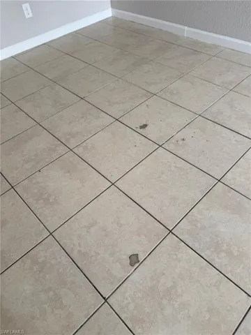 Detailed view of baseboards