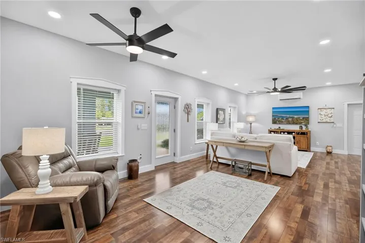 3824 Helms Ct, Fort Myers, Florida 33905