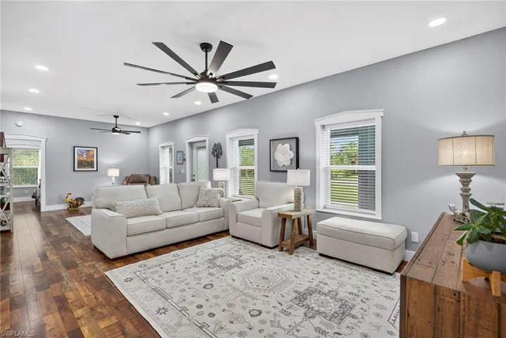 3824 Helms Ct, Fort Myers, Florida 33905
