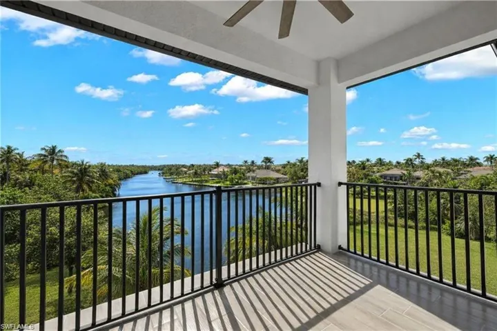 Grand Cayman 2 Balcony