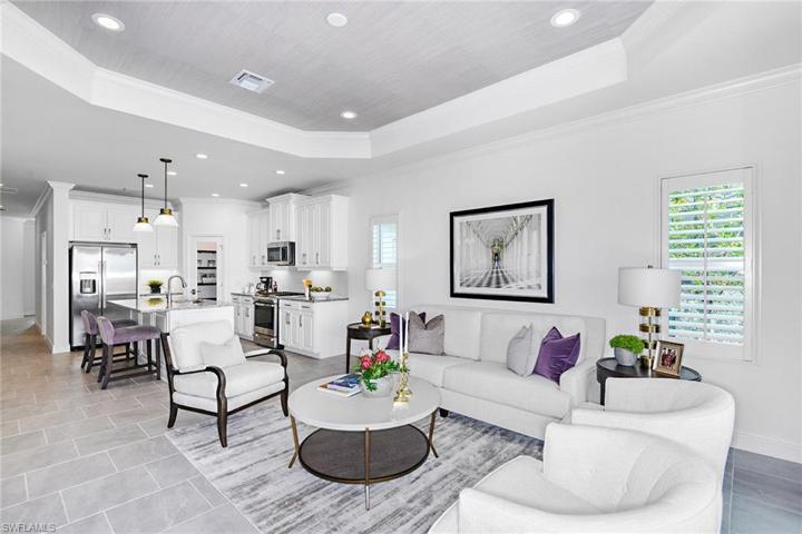 4572  Centaurus  CIR, Naples, FL 34120