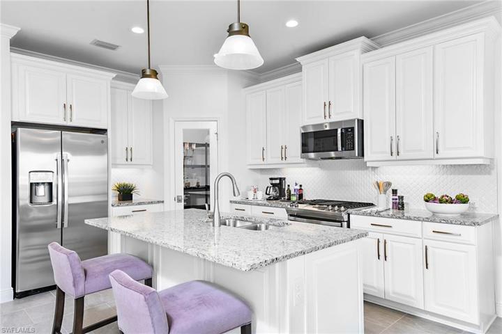 4572  Centaurus  CIR, Naples, FL 34120