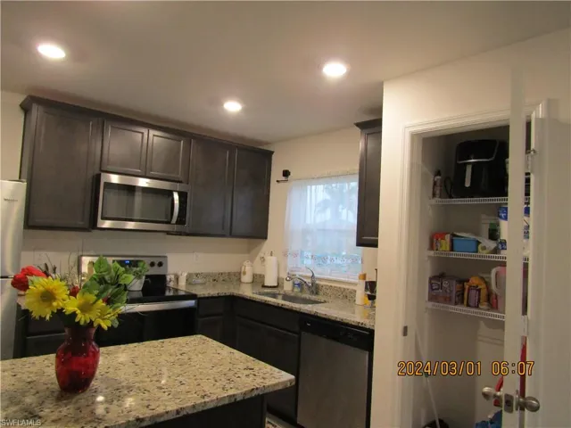 Closet-Pantry in the kitchen