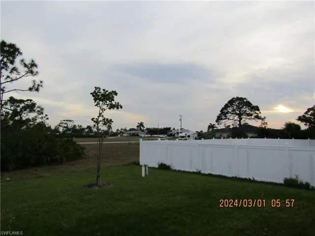 2000 NW 23rd ST, CAPE CORAL FL 33993