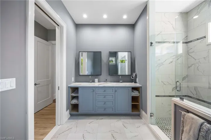 Dual vanity.