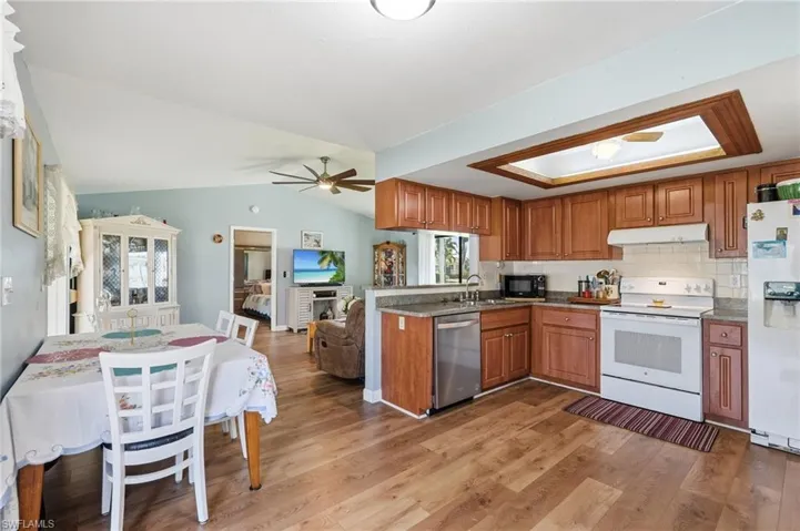 2501 SW 52nd  TER, Cape Coral, FL 33914