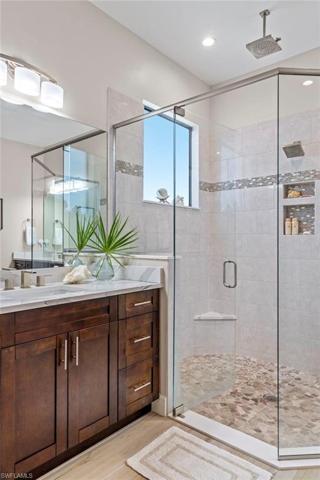 Master shower close up.