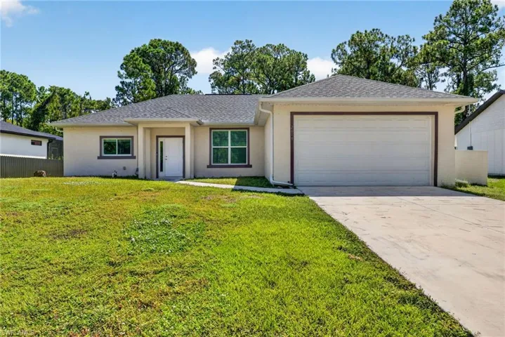 2010 Robert Ave, Alva, Florida 33920