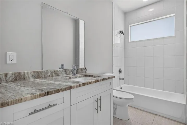 2010 Robert Ave, Alva, Florida 33920
