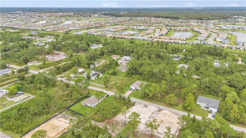 Neighborhood view of property