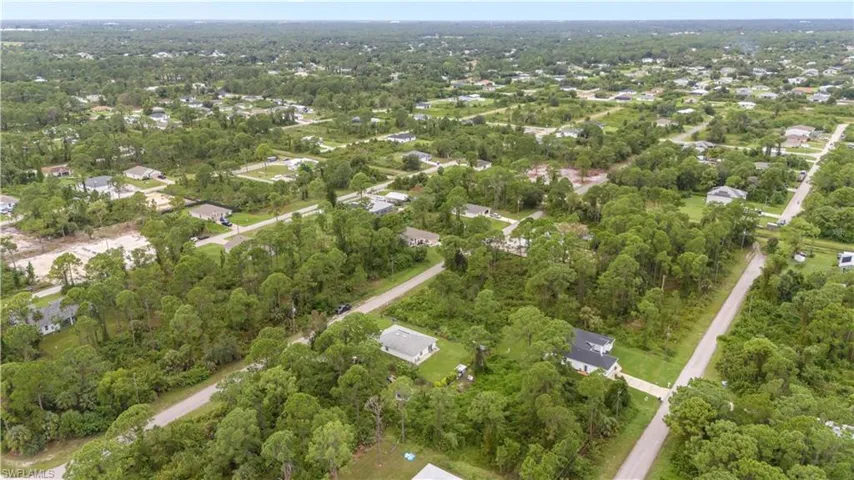 Neighborhood view of property