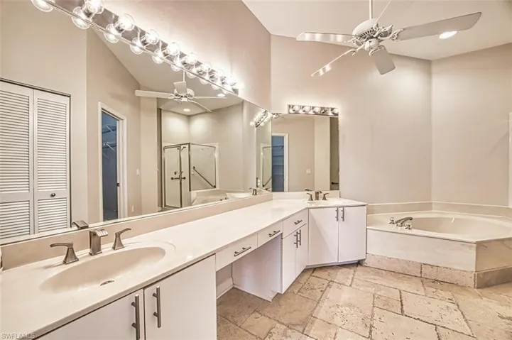 5482 Peppertree Dr, Fort Myers, Florida 33908