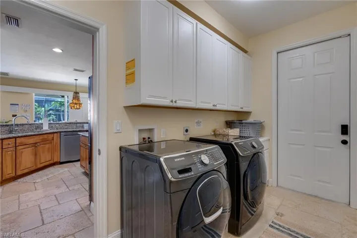 2021 Se 17th Pl, Cape Coral, Florida 33990