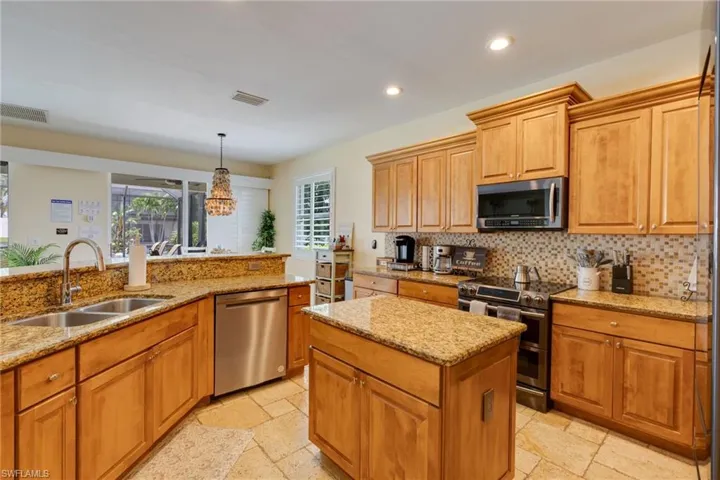 2021 Se 17th Pl, Cape Coral, Florida 33990