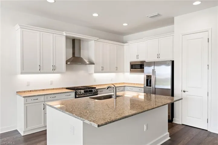 2924 Bloomfield Way, Other, Florida 34112