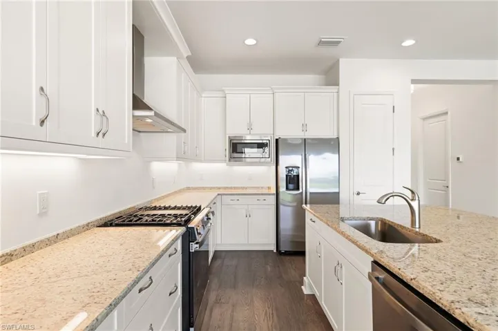 2924 Bloomfield Way, Other, Florida 34112