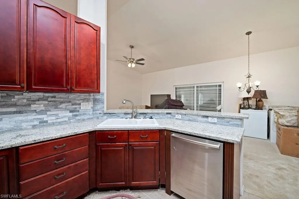 917 Oak AVE, Lehigh Acres, FL 33972,224091355