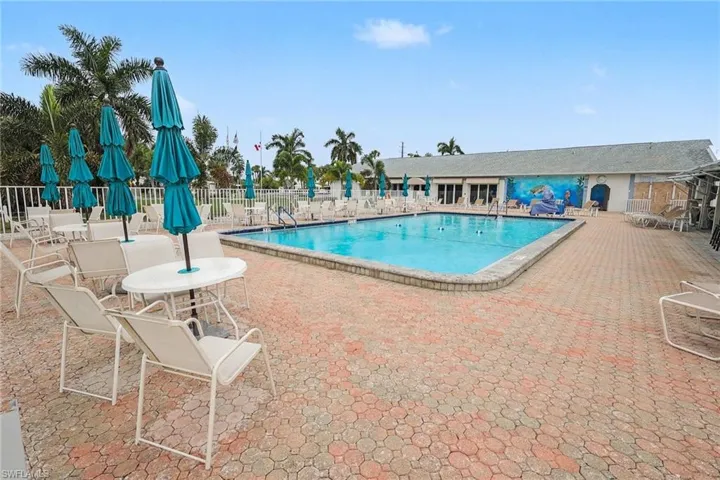 17781 Eglantine Ln, Fort Myers Beach, Florida 33931