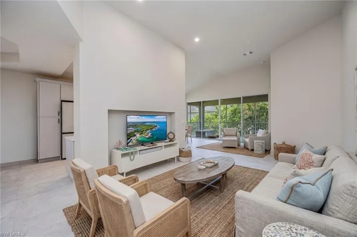 7128 Timberland Cir 201, Naples, Florida 34109