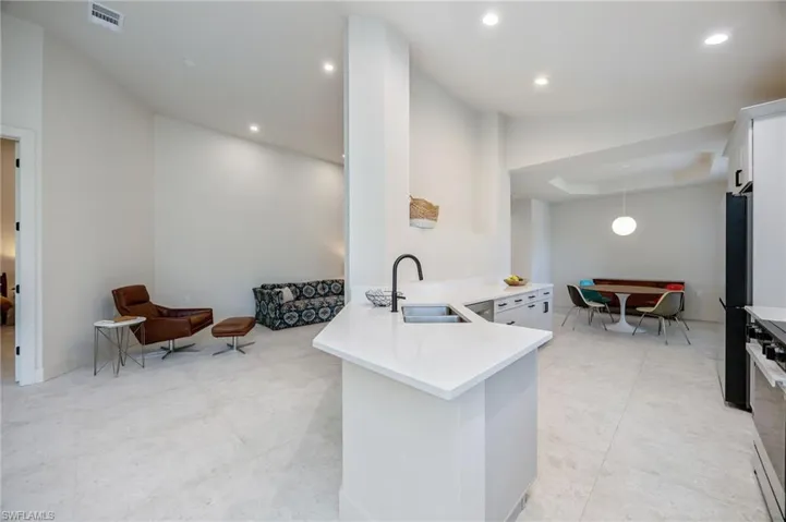 7128 Timberland Cir 201, Naples, Florida 34109