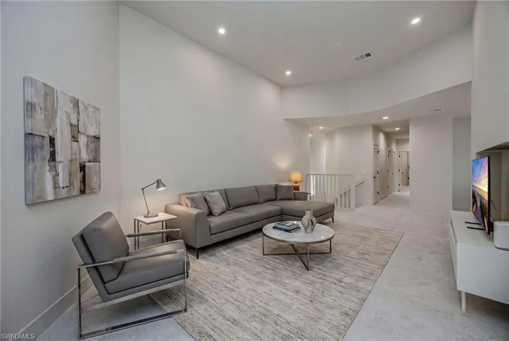 7128 Timberland Cir 201, Naples, Florida 34109