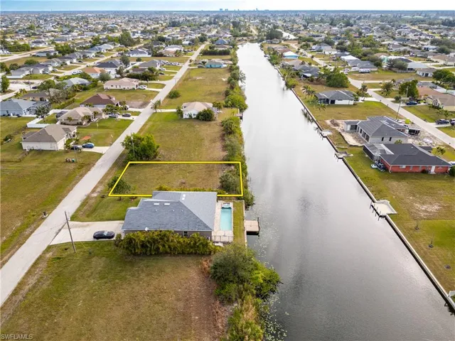 2824 Sw 1st Ter, Cape Coral Fl 33991