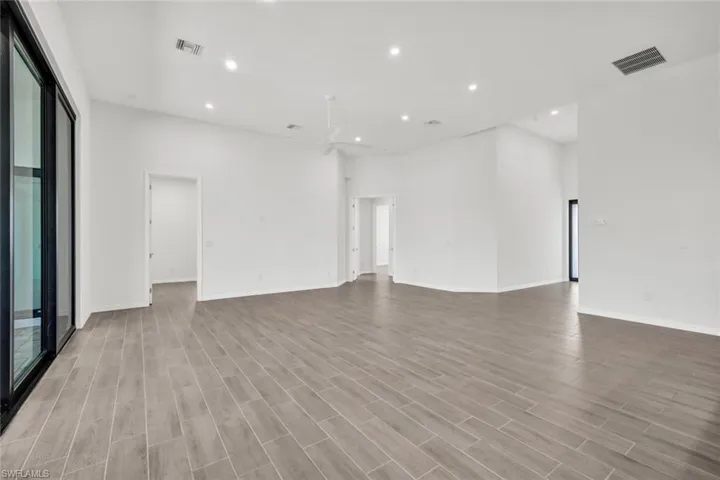 5011 Pelican Blvd, Cape Coral, Florida 33914