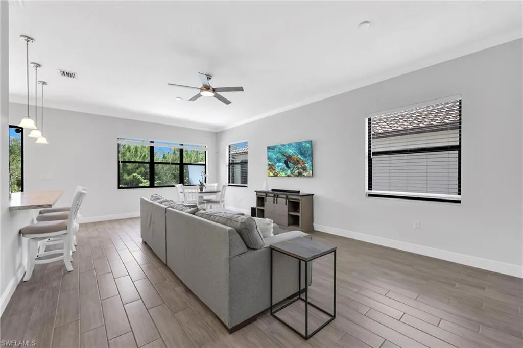 8847 Madrid CIR, Naples, FL 34104,225063405