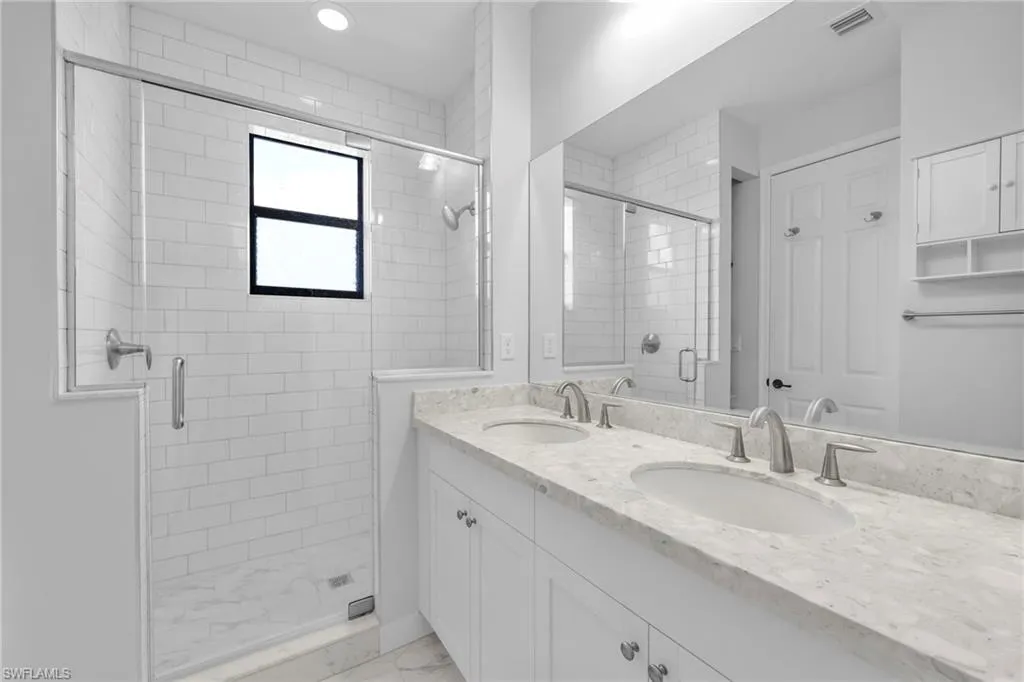 8847 Madrid CIR, Naples, FL 34104,225063405