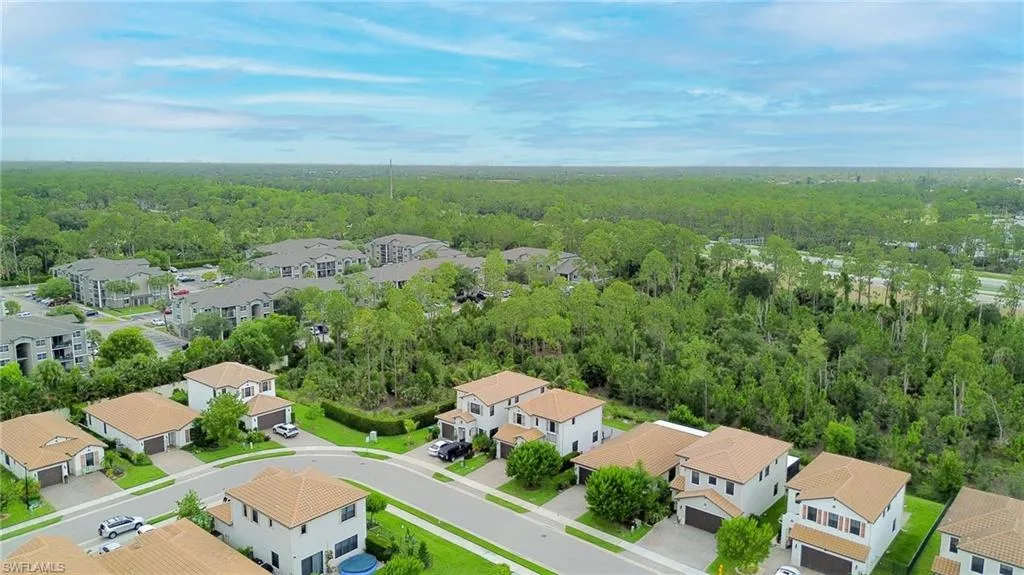 8847 Madrid CIR, Naples, FL 34104,225063405