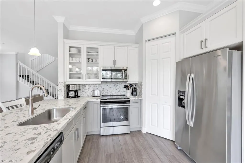 8847 Madrid CIR, Naples, FL 34104,225063405