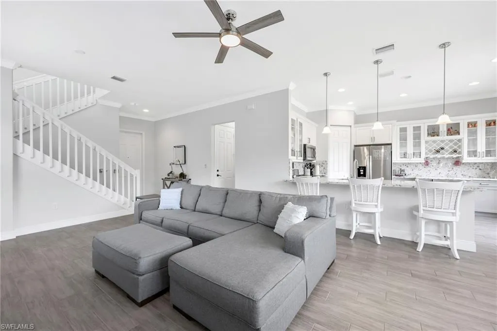 8847 Madrid CIR, Naples, FL 34104,225063405