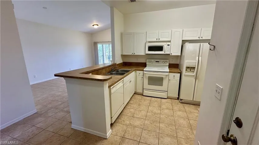 4299 Bellasol Cir 2621, Fort Myers, Florida 33916