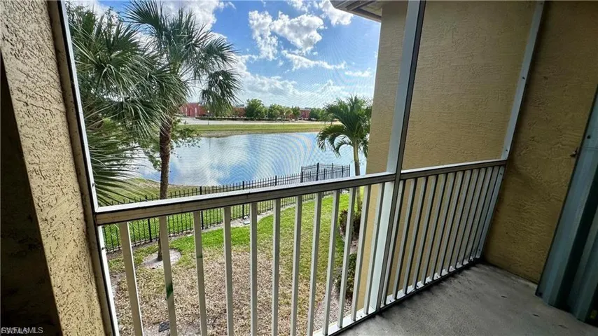 4299 Bellasol Cir 2621, Fort Myers, Florida 33916