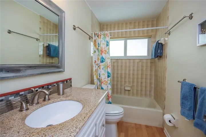 Guest Bath 4