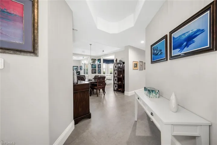 6433  Legacy  CIR, Naples, FL 34113